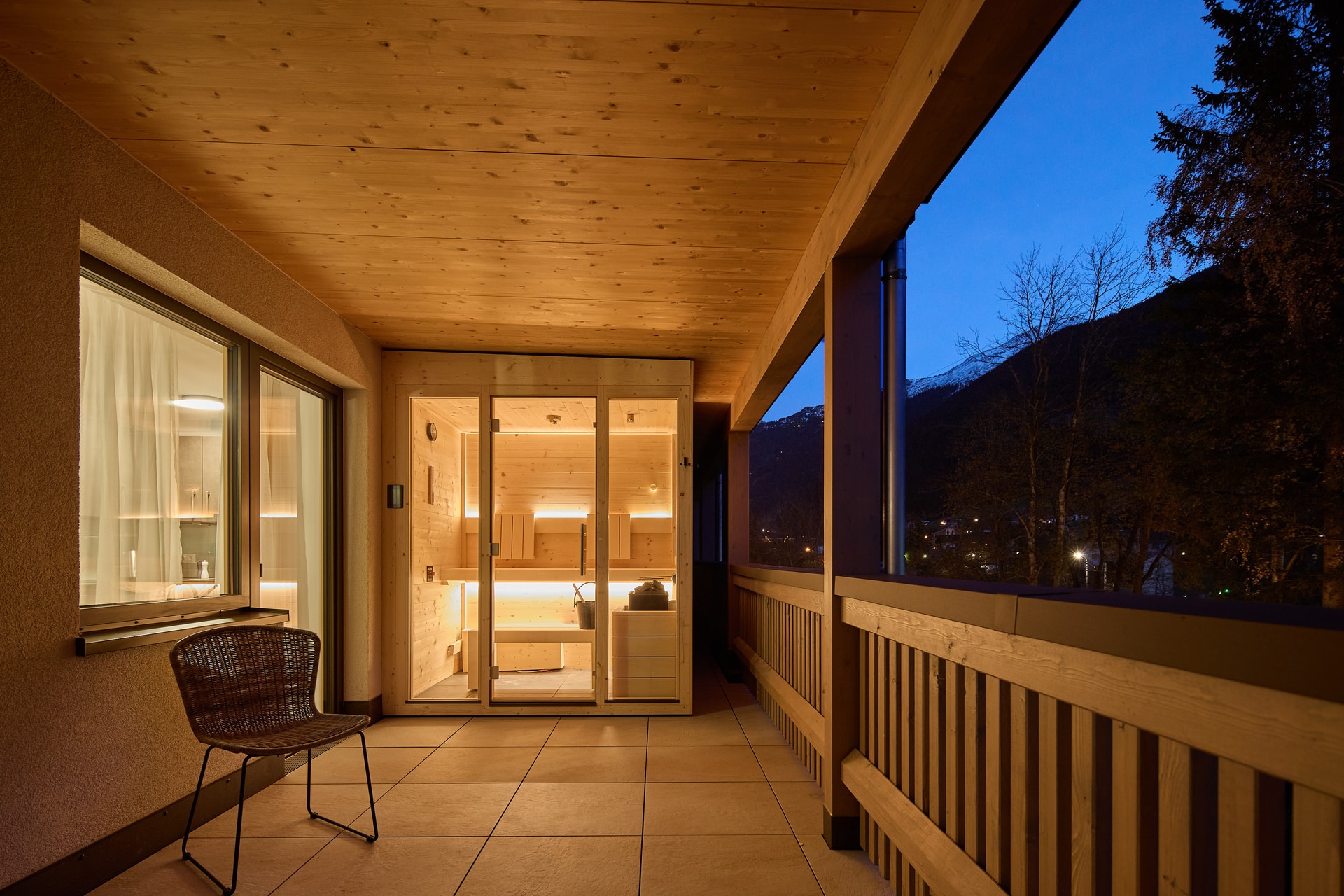 Private Außensauna auf dem Balkon
