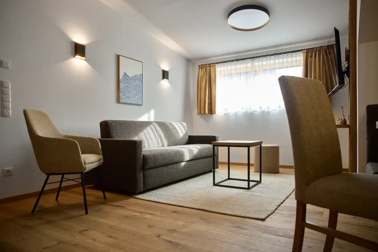 Wohnen TV Suite Top 13